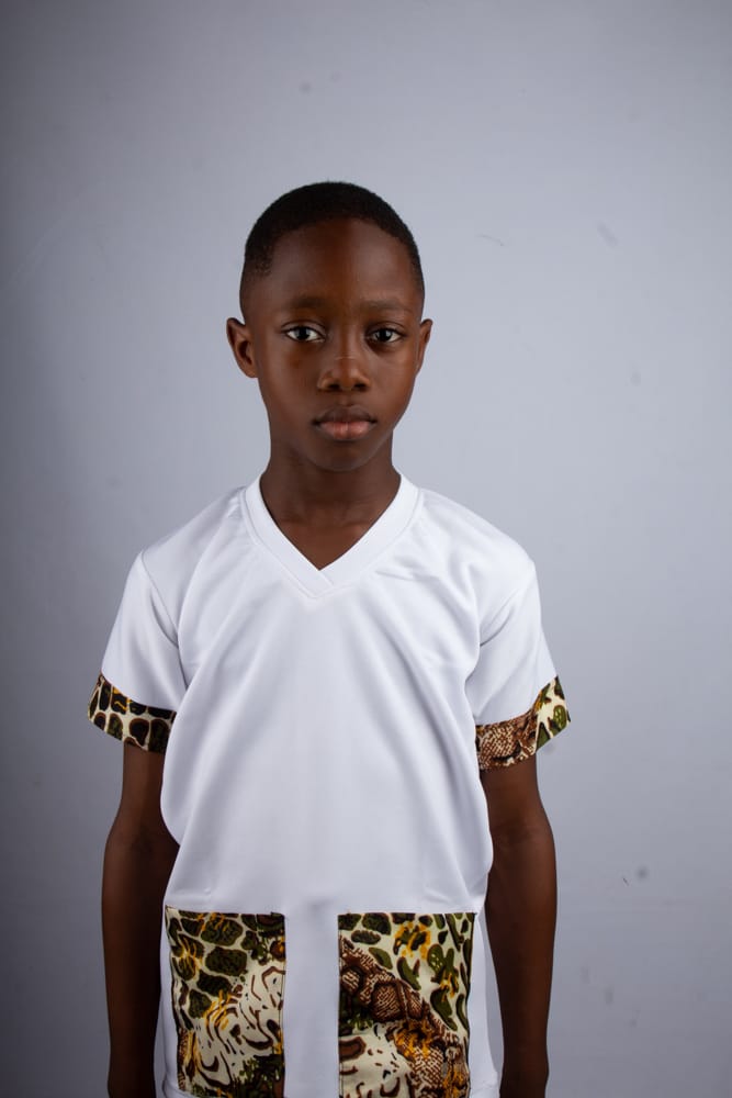 Children V Neck 2 pocket design T-shirts